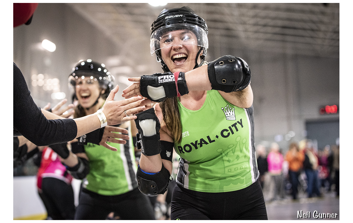 Top 20 Sports Image 7: roller derby victory lap