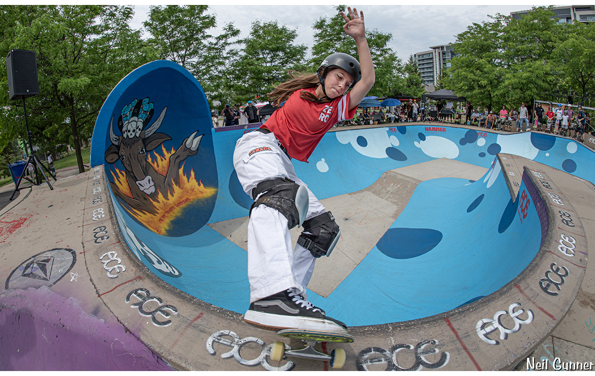 Fay grinds the coping